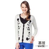 【慕彼】兩側繡花v領開襟毛衣-白