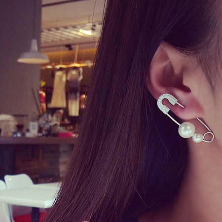 【部落客推薦】gohappy 線上快樂購【PS Mall】韓版個性別針造型珍珠耳環鑲水鑽耳飾 (G1800)評價愛 買 客