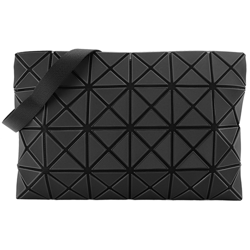 ISSEY MIYAKE 三宅一生BAOBAO霧面方格4x6斜背包(大/霧面黑) ISSEY MIYAKE 三宅一生BAOBAO霧面方格4x6斜背包(大/霧面黑)